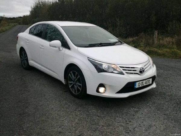 Toyota Avensis Saloon, Diesel, 2012, White