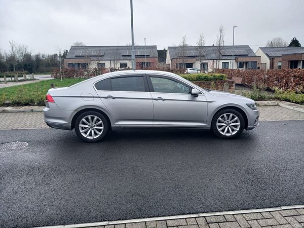 Volkswagen Passat Saloon, Diesel, 2021, Grey