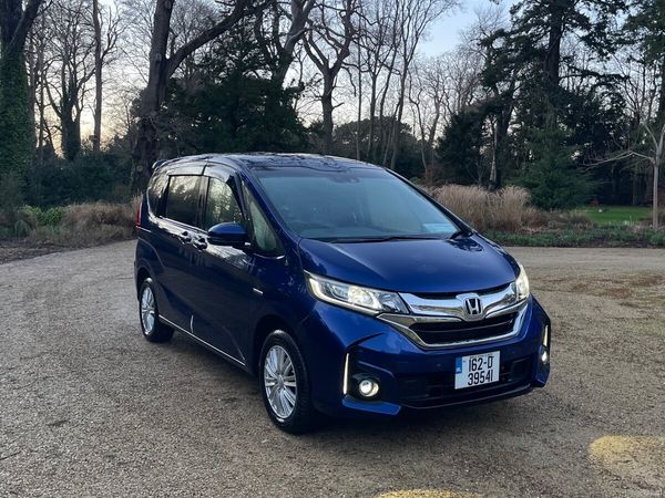 Honda Freed MPV, Petrol Hybrid, 2016, Navy