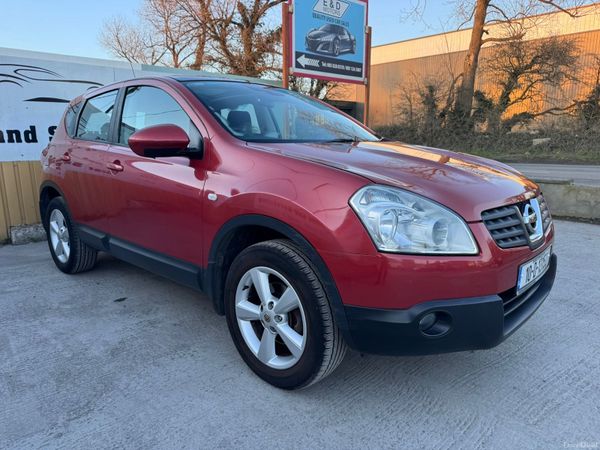 Nissan Qashqai Hatchback, Petrol, 2010, Red