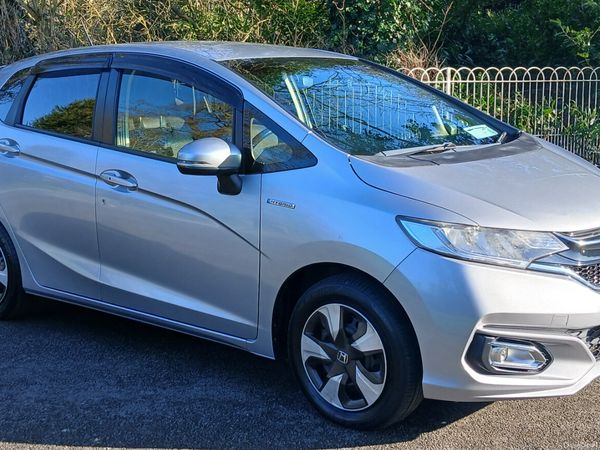 Honda Fit Hatchback, Petrol Hybrid, 2018, Silver