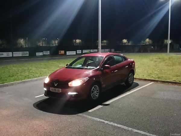 Renault Fluence Saloon, Diesel, 2014, Red