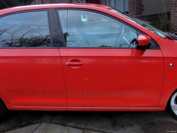 Skoda Rapid Saloon, Petrol, 2014, Red