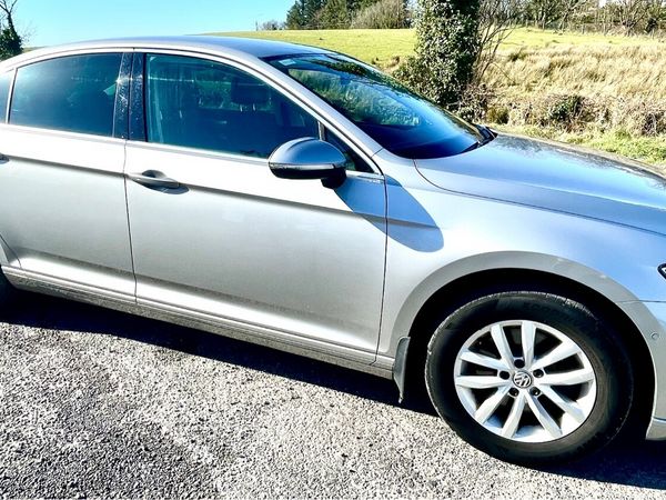 Volkswagen Passat Saloon, Diesel, 2016, Silver