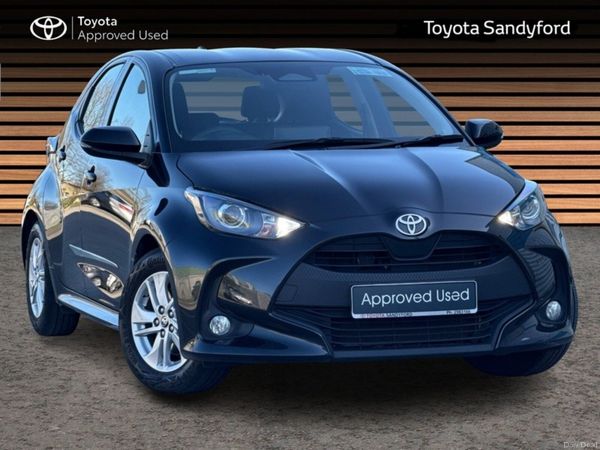 Toyota Yaris Hatchback, Petrol Hybrid, 2024, Black