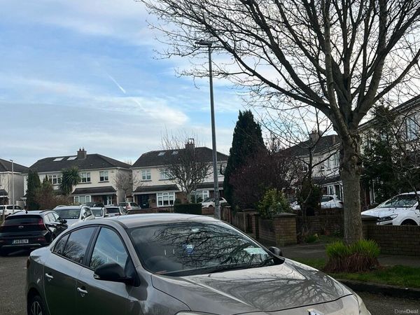 Renault Fluence Saloon, Diesel, 2012, Gold