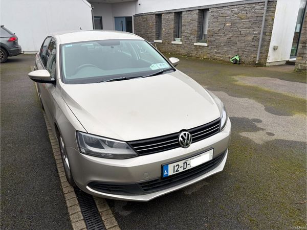 Volkswagen Jetta Saloon, Diesel, 2012, Silver