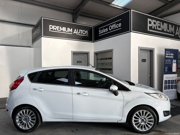 Ford Fiesta Hatchback, Petrol, 2015, White