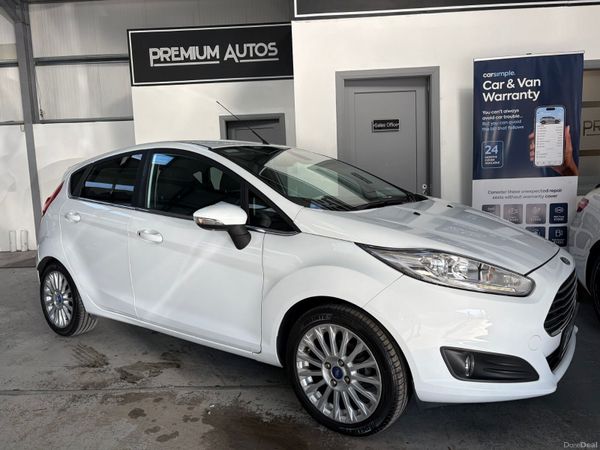 Ford Fiesta Hatchback, Petrol, 2015, White