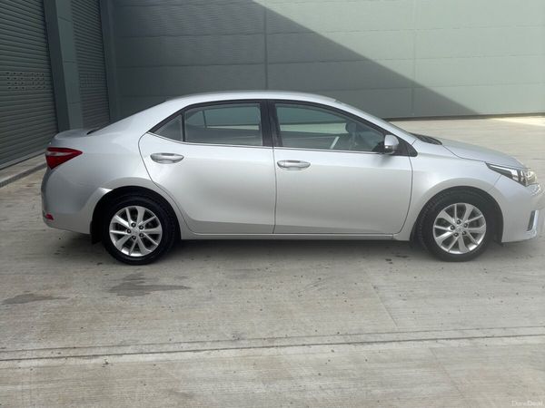 Toyota Corolla Saloon, Diesel, 2015, Silver