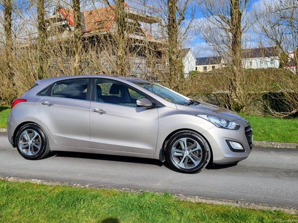 Hyundai i30 Hatchback, Petrol, 2016, White