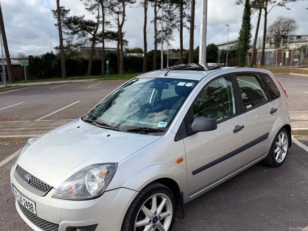 Ford Fiesta Hatchback, Petrol, 2007, Silver
