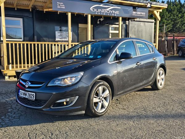 Vauxhall Astra Hatchback, Petrol, 2014, Black