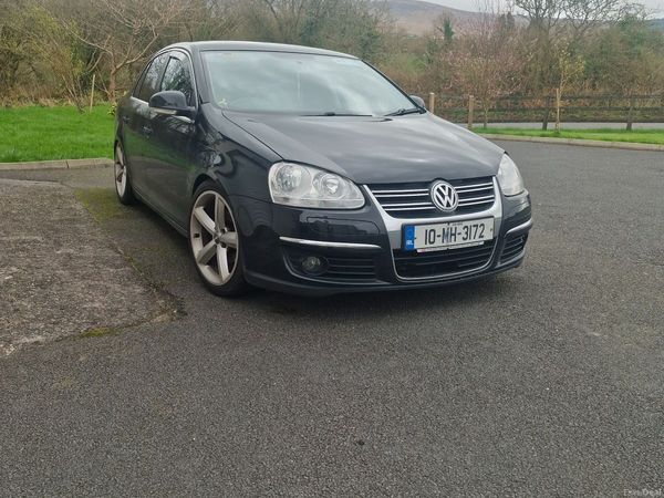Volkswagen Jetta Saloon, Diesel, 2010, Black