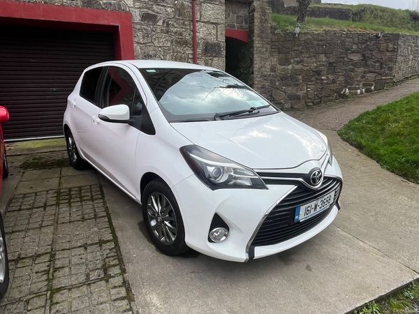 Toyota Yaris Hatchback, Petrol, 2016, White