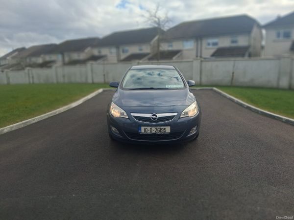 Opel Astra Hatchback, Diesel, 2010, Blue