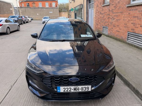 Ford Focus Hatchback, Petrol, 2022, Black