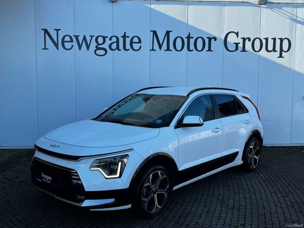Kia Niro Estate, Petrol Hybrid, 2023, White