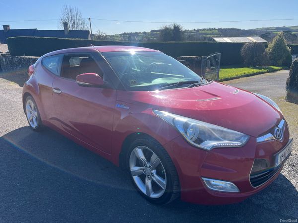 Hyundai Veloster Hatchback, Petrol, 2012, Red