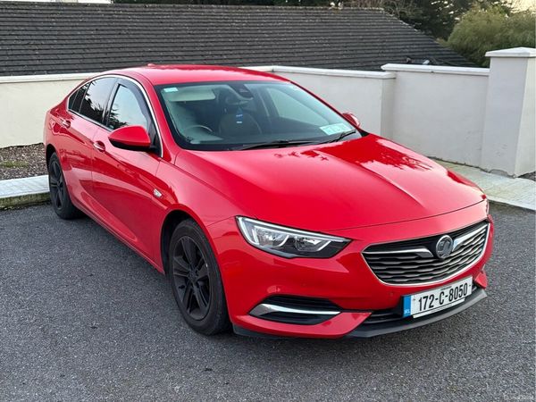 Vauxhall Insignia Hatchback, Diesel, 2017, Red