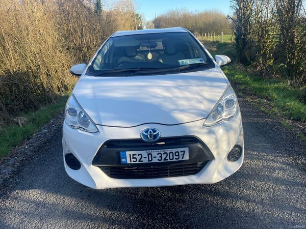 Toyota Aqua Hatchback, Petrol Hybrid, 2015, White
