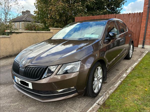 Skoda Octavia Saloon, Diesel, 2018, Brown