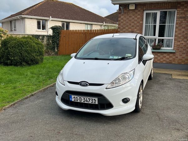 Ford Fiesta Hatchback, Petrol, 2010, White
