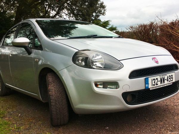 Fiat Punto Hatchback, Petrol, 2013, Grey