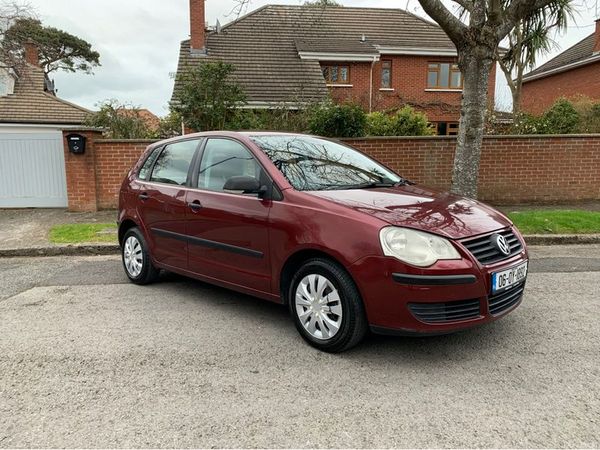 Volkswagen Polo Hatchback, Petrol, 2006, Red