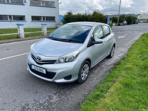 Toyota Yaris Hatchback, Petrol, 2012, Silver