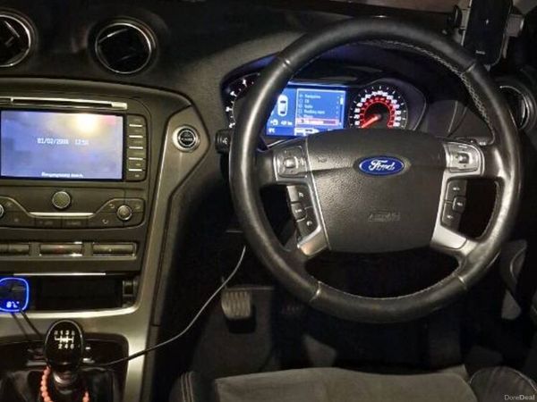 Ford Mondeo Hatchback, Diesel, 2013, Silver