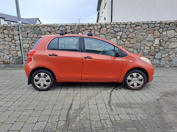 Toyota Yaris Hatchback, Petrol, 2007, Red