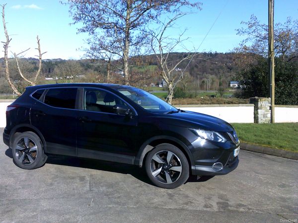 Nissan Qashqai SUV, Diesel, 2017, Black