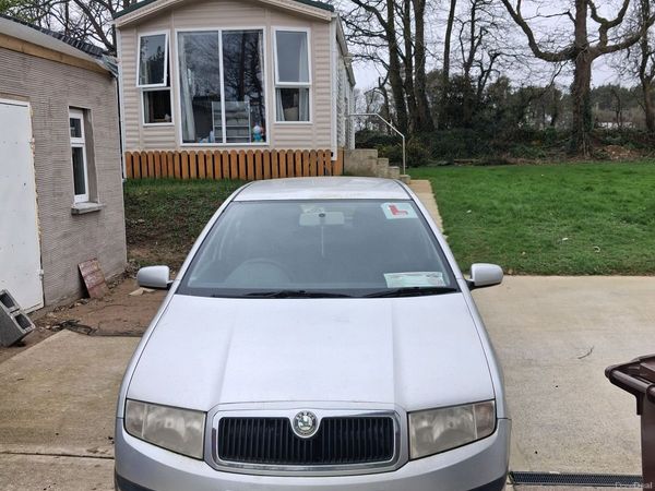 Skoda Fabia Hatchback, Petrol, 2005, Silver