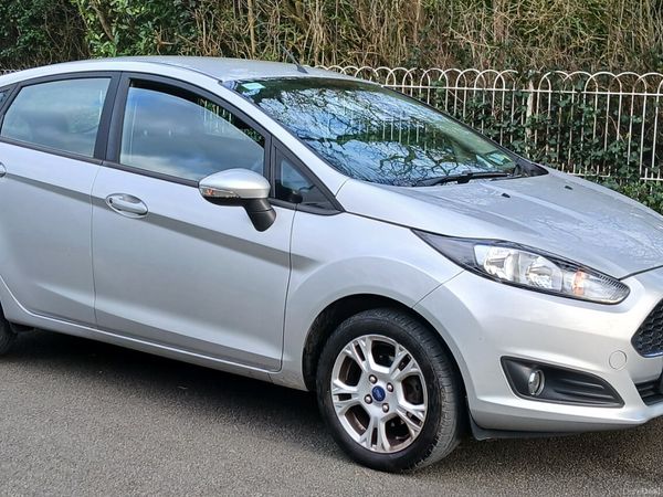 Ford Fiesta Hatchback, Petrol, 2017, Silver