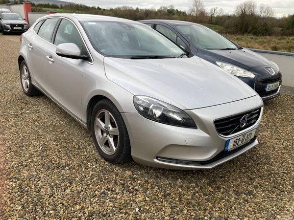 Volvo V40 Hatchback, Diesel, 2015, Silver