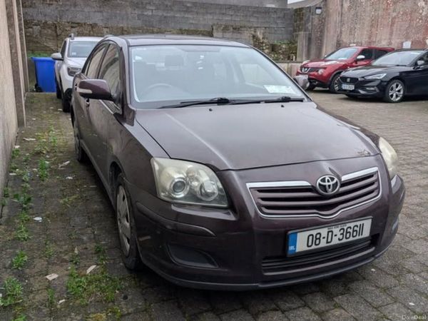 Toyota Avensis Saloon, Petrol, 2008, Red