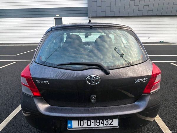 Toyota Yaris Hatchback, Petrol, 2010, Grey