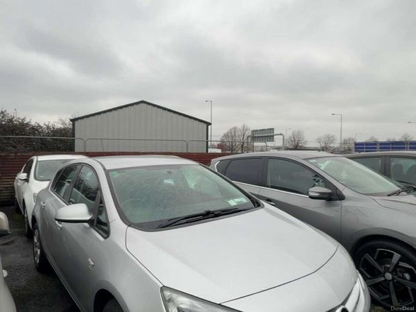 Opel Astra MPV, Petrol, 2013, Silver