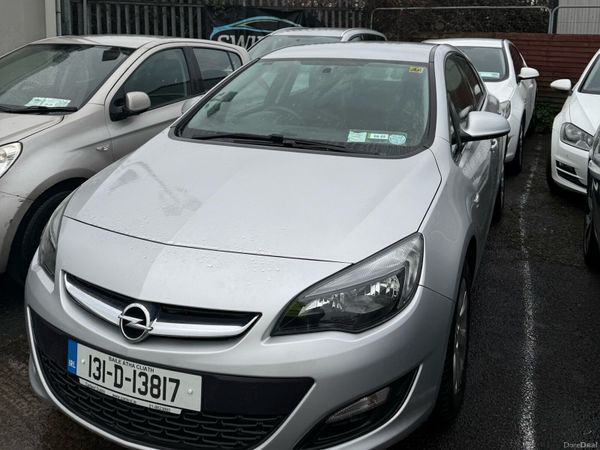 Opel Astra MPV, Petrol, 2013, Silver