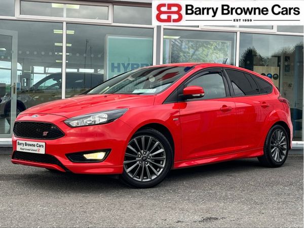 Ford Focus Hatchback, Diesel, 2018, Red