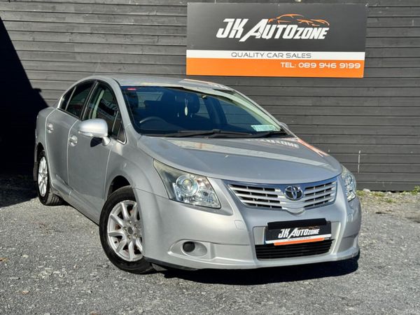 Toyota Avensis Saloon, Petrol, 2009, Silver