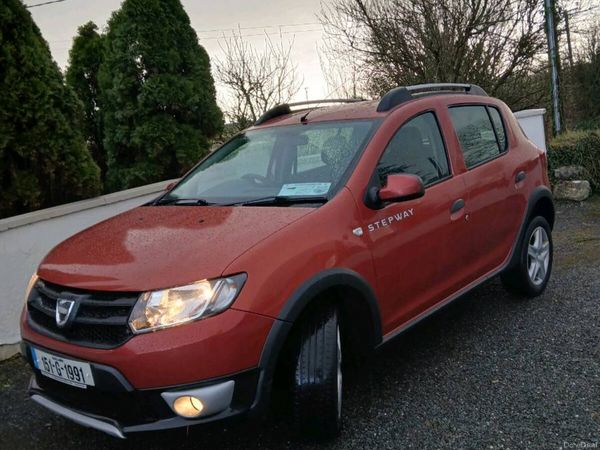 Dacia Sandero Stepway Hatchback, Diesel, 2015, Red
