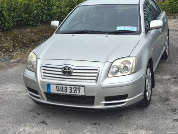 Toyota Avensis Saloon, Petrol, 2005, Silver