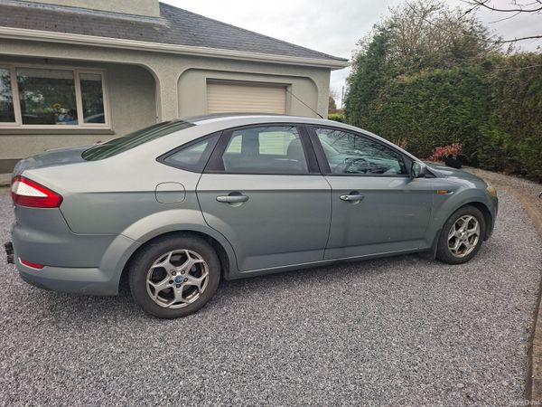 Ford Mondeo Saloon, Diesel, 2010, Grey