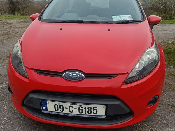 Ford Fiesta Hatchback, Petrol, 2009, Red