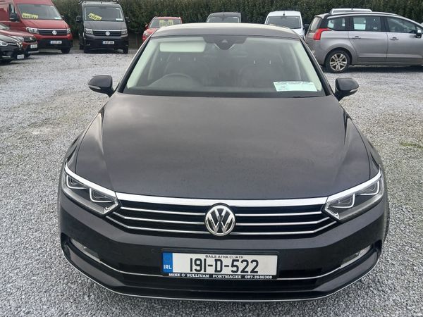 Volkswagen Passat Saloon, Diesel, 2019, Grey
