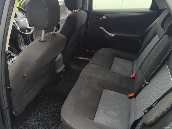 Ford Mondeo Hatchback, Diesel, 2011, Grey