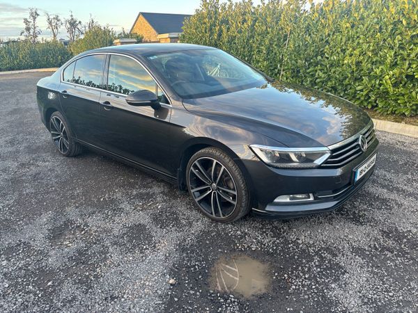 Volkswagen Passat Saloon, Diesel, 2019, Grey