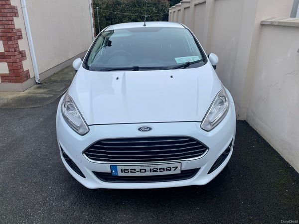 Ford Fiesta Hatchback, Petrol, 2016, White